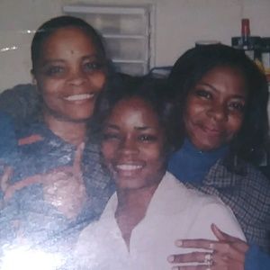 Meet your Posher, Monica